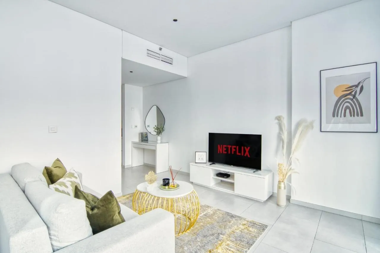 Luxury Studios With Burj Khalifa View - Marquise Square Tower Dubai Apartment