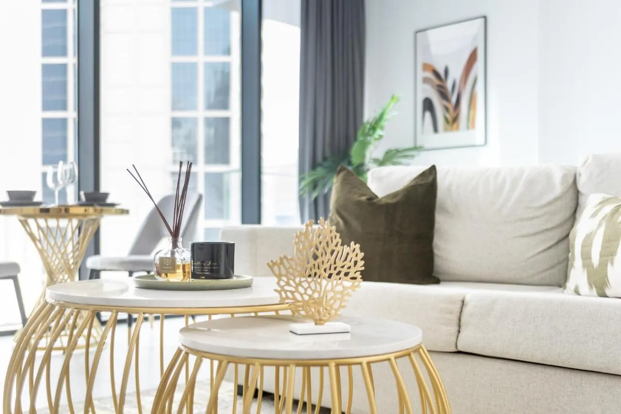Luxury Studios With Burj Khalifa Or Canal View In Downtown - Marquise Square Tower Dubai Apartment