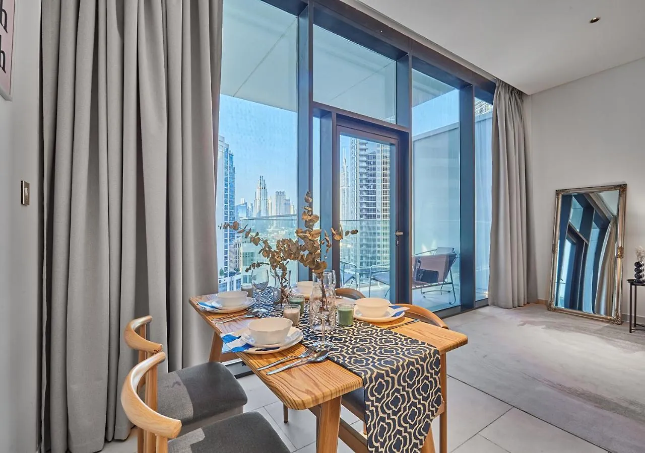 Apartment Luxury Studios With Burj Khalifa Or Canal View In Downtown - Marquise Square Tower Dubai