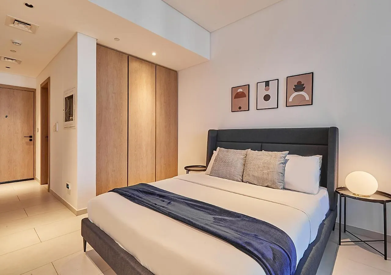Apartment Luxury Studios With Burj Khalifa Or Canal View In Downtown - Marquise Square Tower Dubai