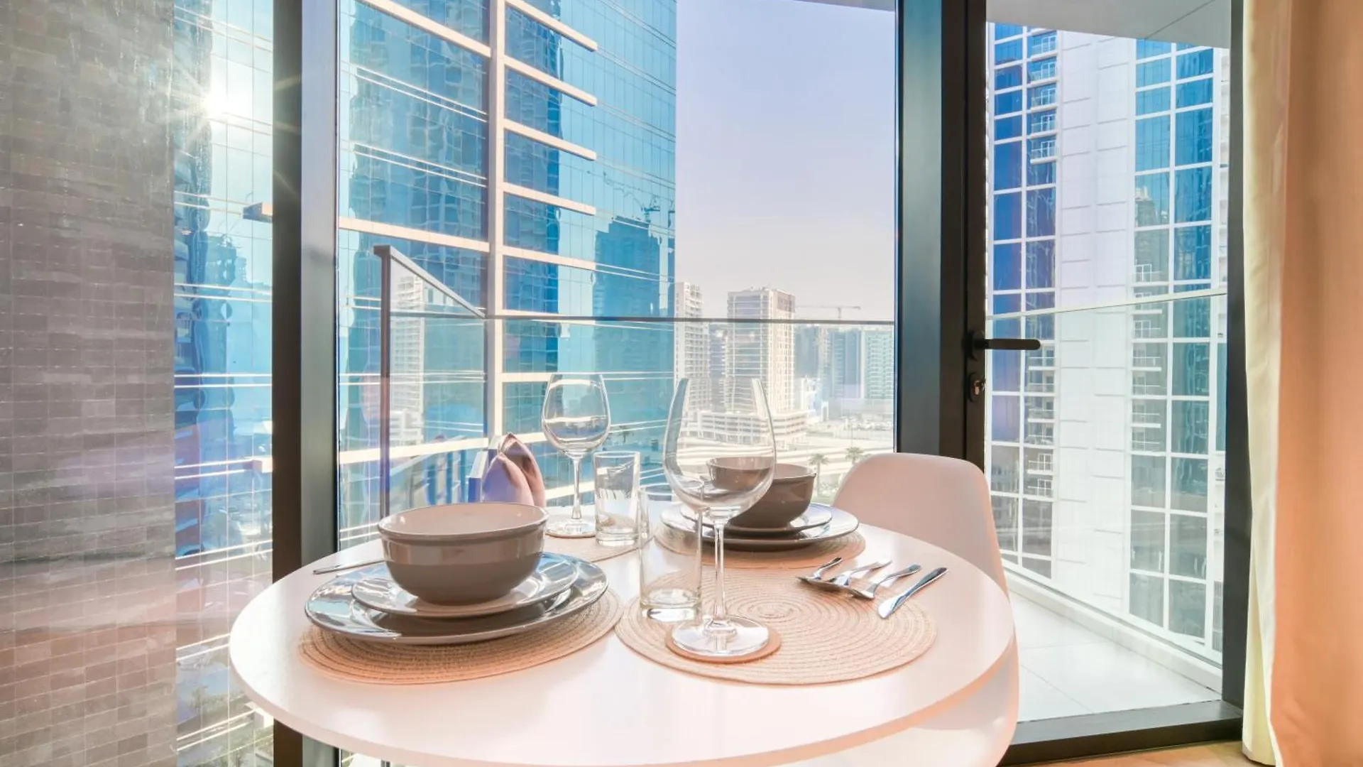 Luxury Studios With Burj Khalifa Or Canal View In Downtown - Marquise Square Tower Dubai 0*,