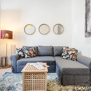Bpr Blooming Design With A/c Budapest