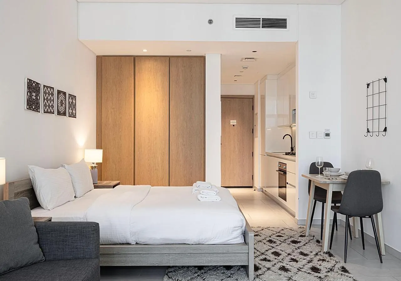 Luxury Studios With Burj Khalifa View - Marquise Square Tower Dubaj 0*,  Spojené arabské emiráty